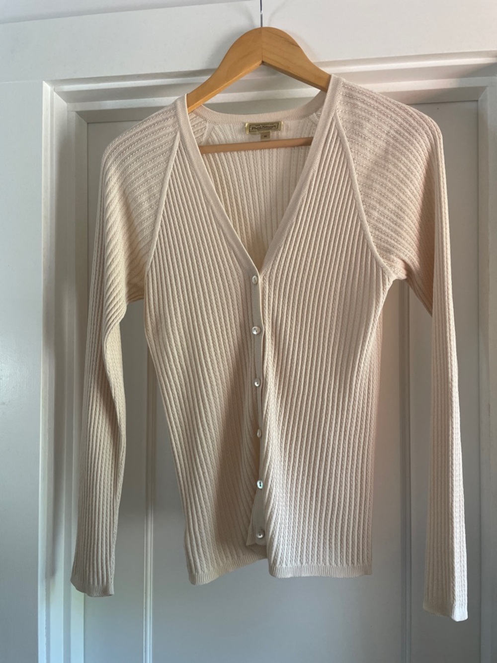 Paul Stuart - Made in Scotland -  Cream Ribbed V‑Neck Button-Front Cardigan